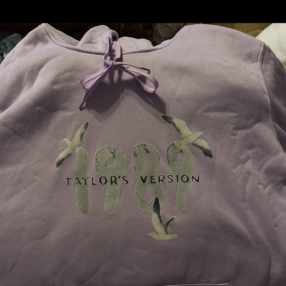 NEW TAYLOR SWIFT Lavender Hoodie with Graphic Design